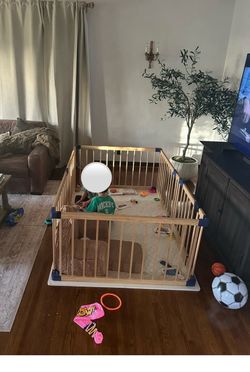 Baby playpen