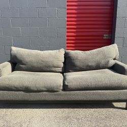 Room & Board Gray Sofa – Free Curbside Delivery 