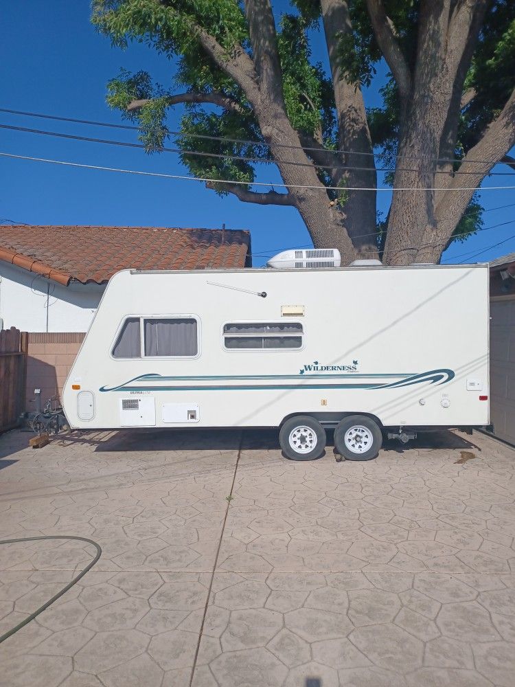 1999 Wilderness BUY FLEETWOOD