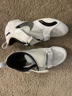 Nike supreme Cycle Spin Shoes $10