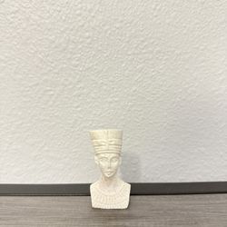 Egyptian Queen Nefertiti Alabaster Statue