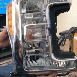 Ford F-250 headlight