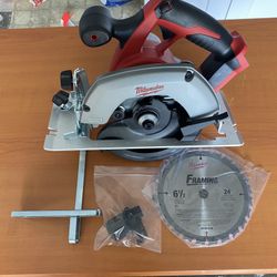 MILWAUKEE CIRCULAR SAW 6-1/2 ( No Battery No Charger)
