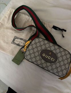     Neo Vintage GG Supreme messenger bag