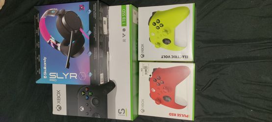 Xbox Series S 1TB Bundle