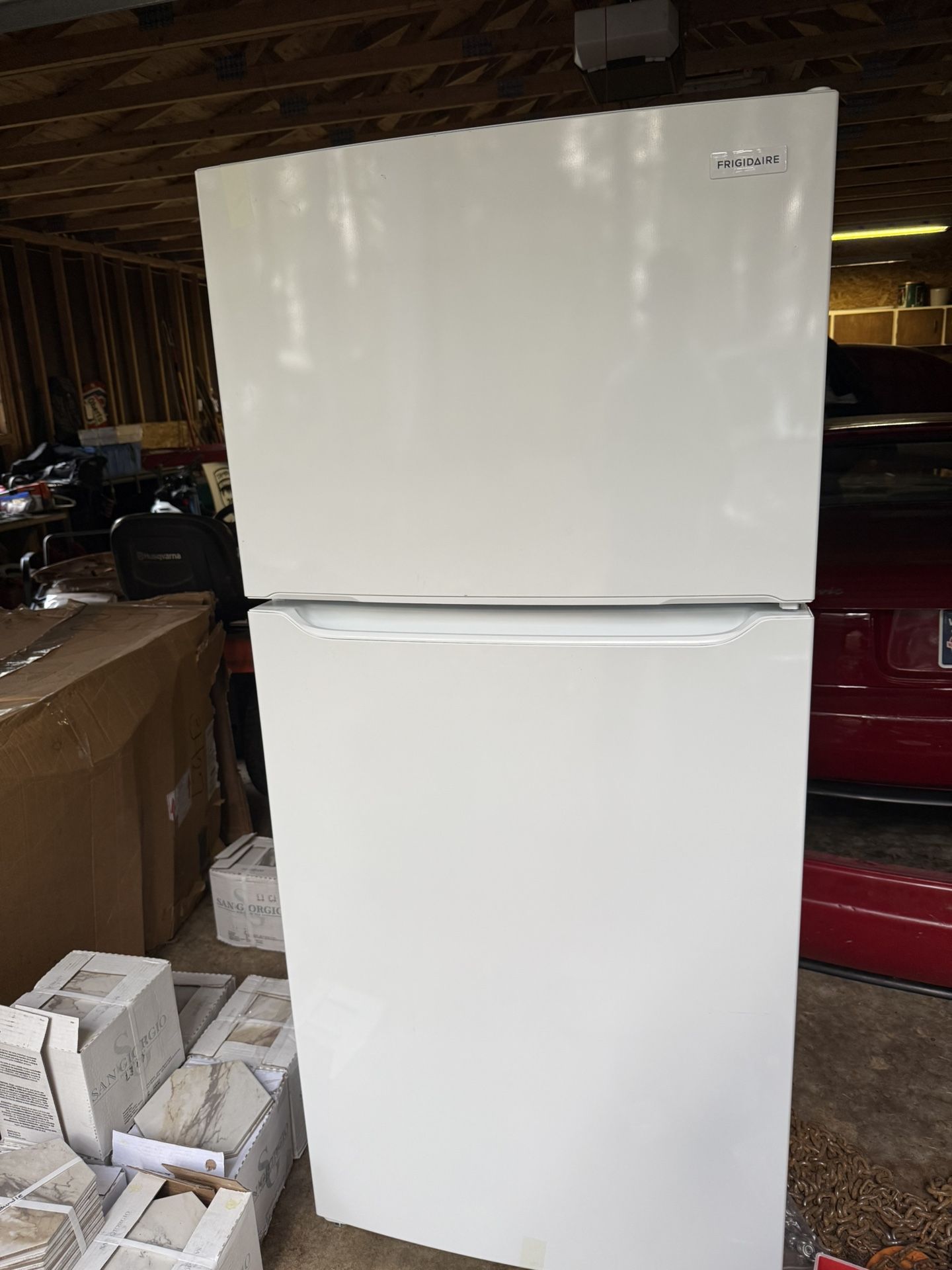 FRIGIDAIRE Refrigerator/freezer Combo Brand New
