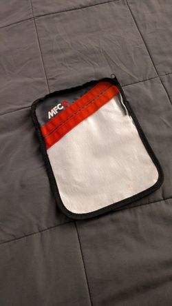 MFC SURFBOARD FIN BAG, HOLDS 4 FUTURES FCS FINS