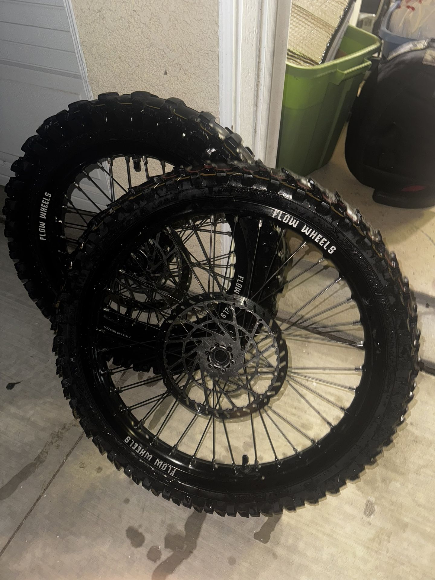 Flowwheels Talaria 19-16 Dunlop’s Mx34