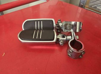 OEM Harley Davidson Steamliner Highway Pegs