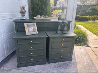 Large REFINISHED DRESSER & 2 NIGHTSTANDS