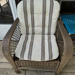 Large seat, resin wicker Patio Outdoor chair with waterproof cushion