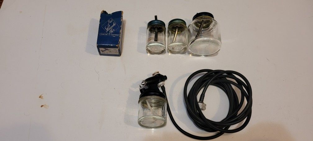Lot of airbrush 4 Paasche bottle assemblies
