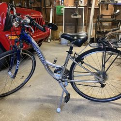 Women’s Trek Bike