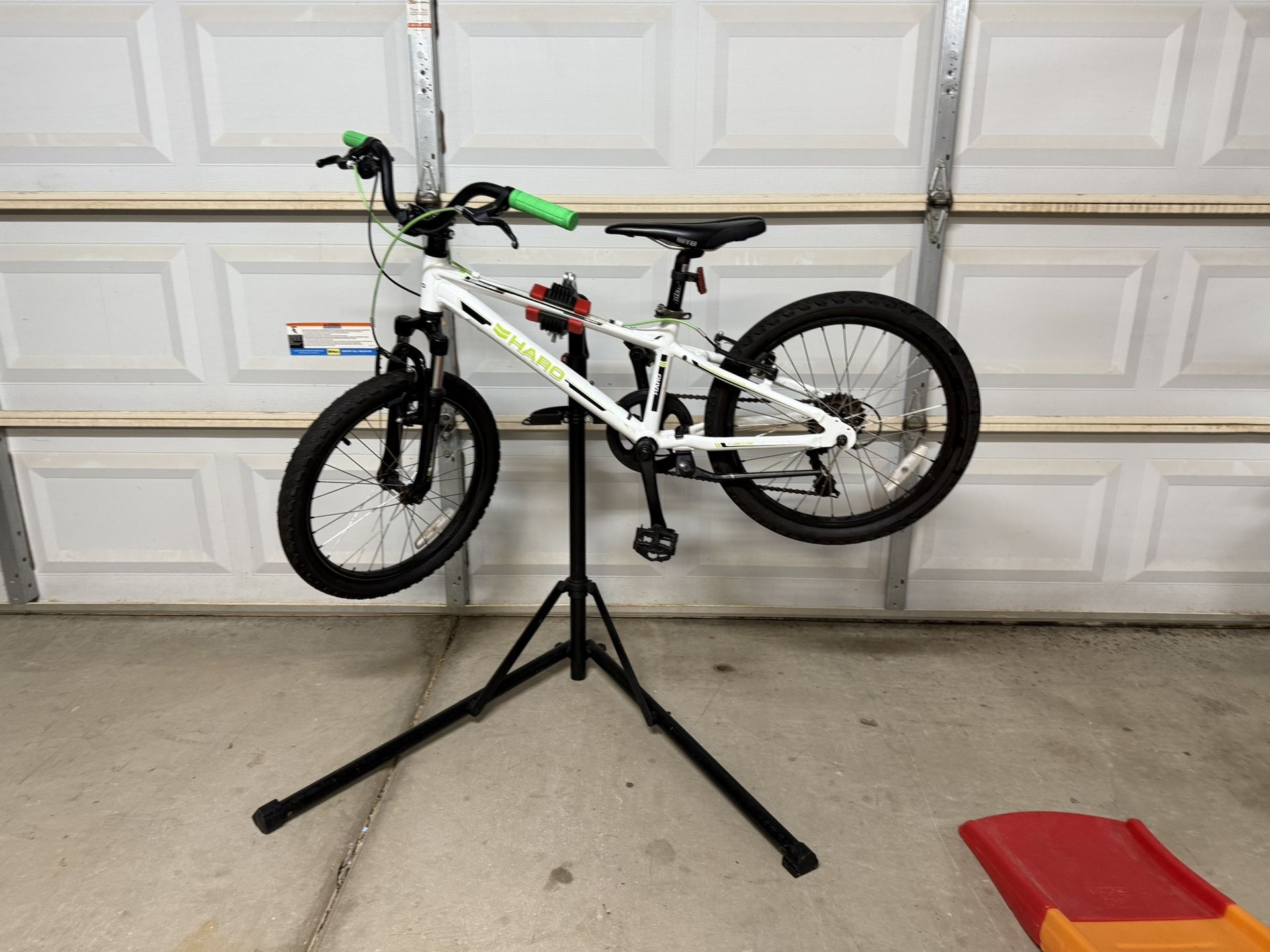 20 Inch Haro Flightline Aluminum Kids Mtn Bike With Upgraded Shifter and Other Upgrades. 
