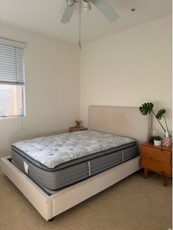 Full mattress Sealy Posturepedic