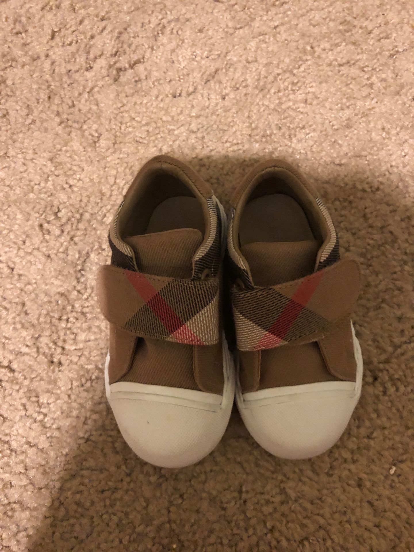 Burberry shoes kids size 21 fits a 5 c