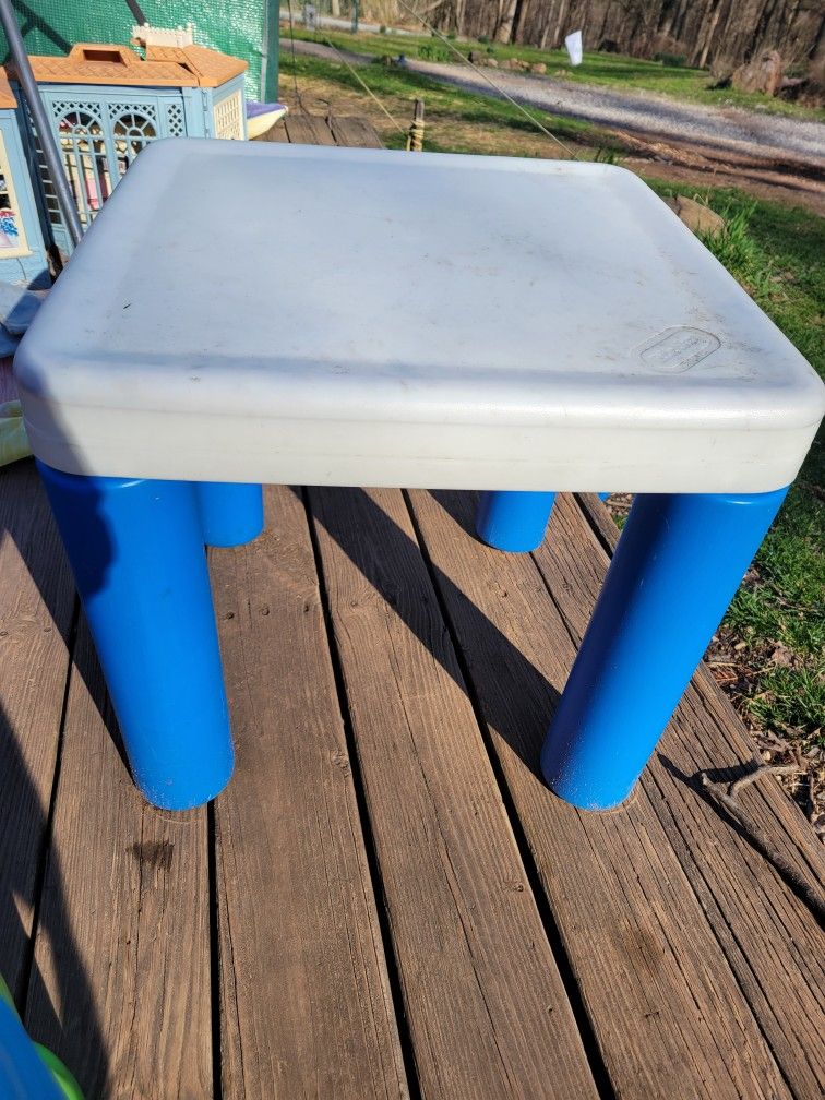 Kids Table