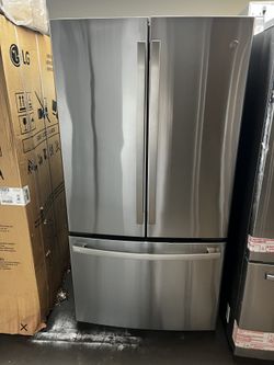 NEW OPEN BOX GE COUNTER DEPTH FRENCH STYLE REFRIGERATOR 