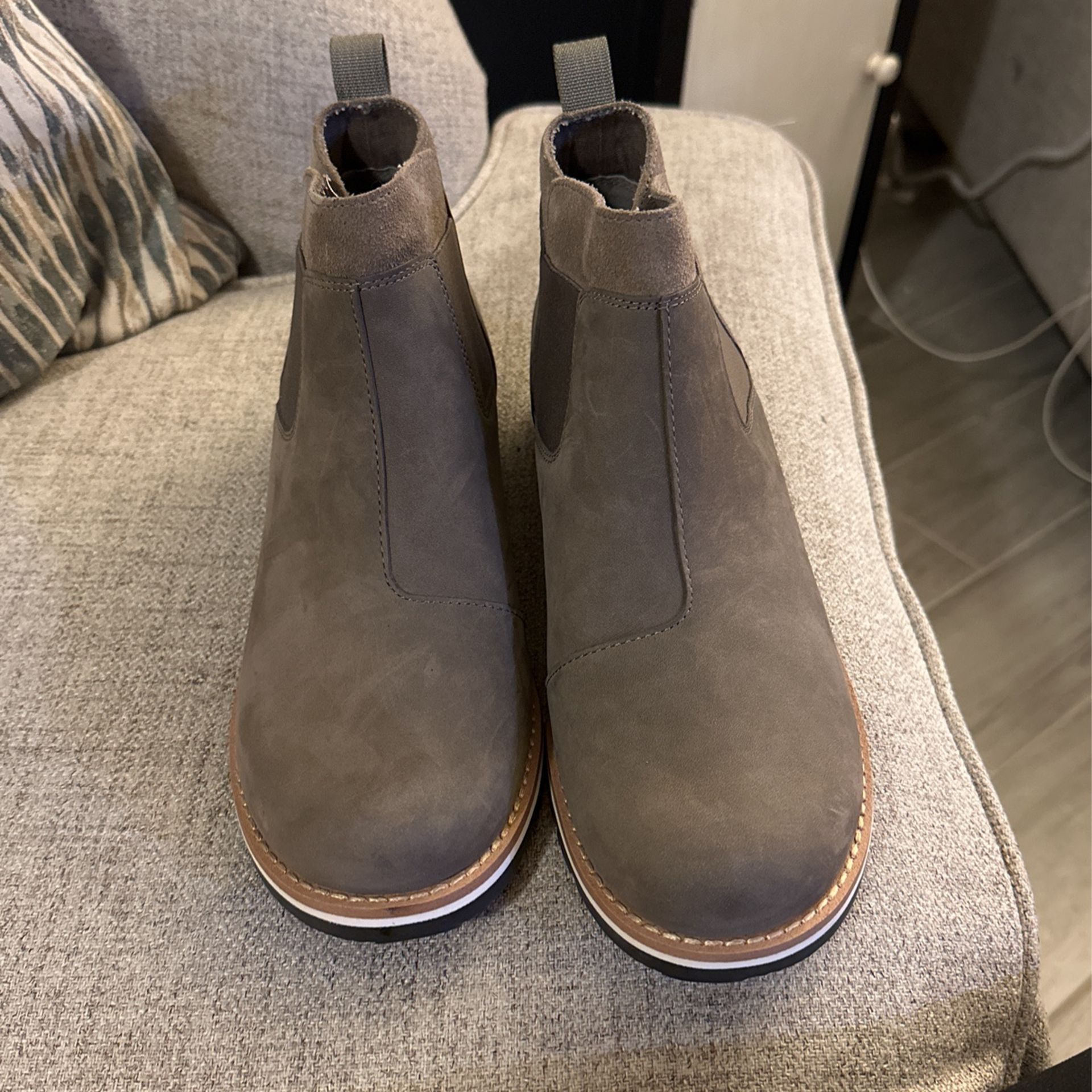 Cataluna Explorer Chelsea Boot - Women's 9 Suede Grey