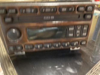 2003 Ford Expedision Radio