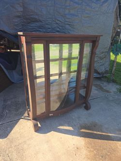 Bow front cabinet