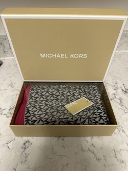 Michael Kors Scarf And Hat
