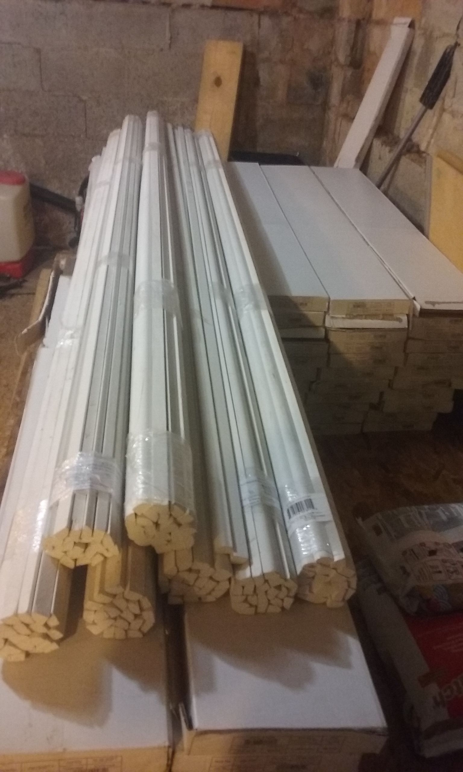 Chimol $25 el Rollo y piso viny plank LVT Glue Down floor $25 la caja