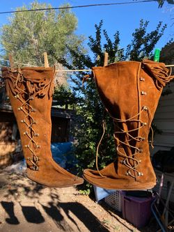 Leather boots size 9