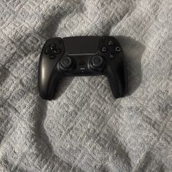 Black PS5 controller 