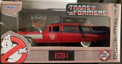 Ghostbusters ECTO1 Transformer