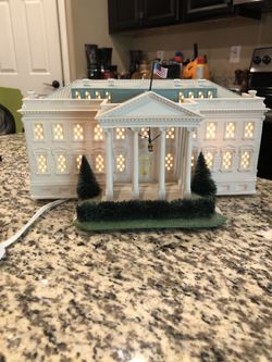 Department 56 White House Lighted Holiday Home Decor 