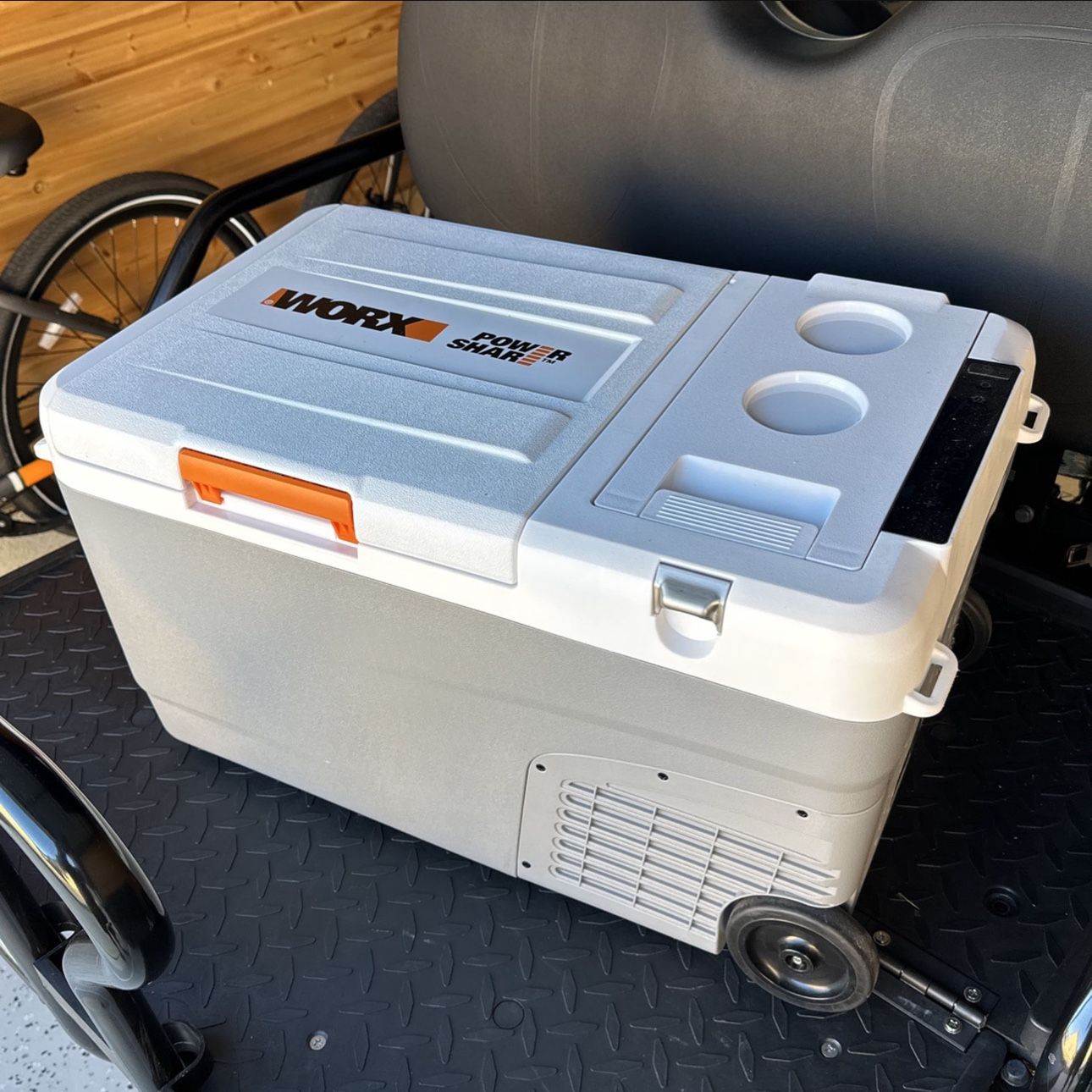 Refrigerated Battery Powered Cooler - 10 Hours - Holiday Price!