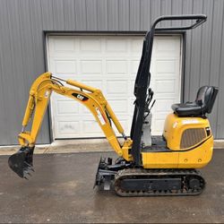 2016 Caterpillar mini excavator 300.9 