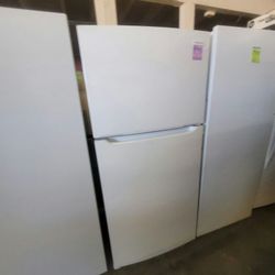 Re friger ator Frid ge Frigi daire 30inches wi dth DELIVERY AVAILABLE!