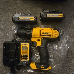 Dewalt drill 20v new with 2 batteries all drill bits
