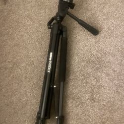 Free Sunpak 555DLX Camera Stand