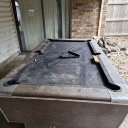POOL TABLE