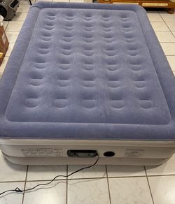 Queen Air Mattress with Built-In Pump
