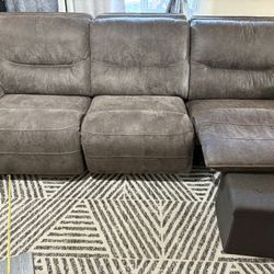 Recliner Couch-READ FIRST Before You MSG Me 