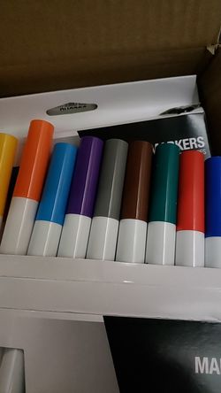 Markers Qty 5 paquetes assorted colors
