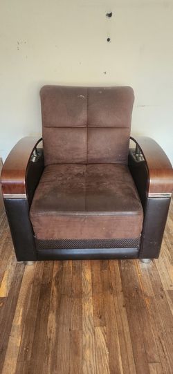 Kylian Chair 💺 With Storage 