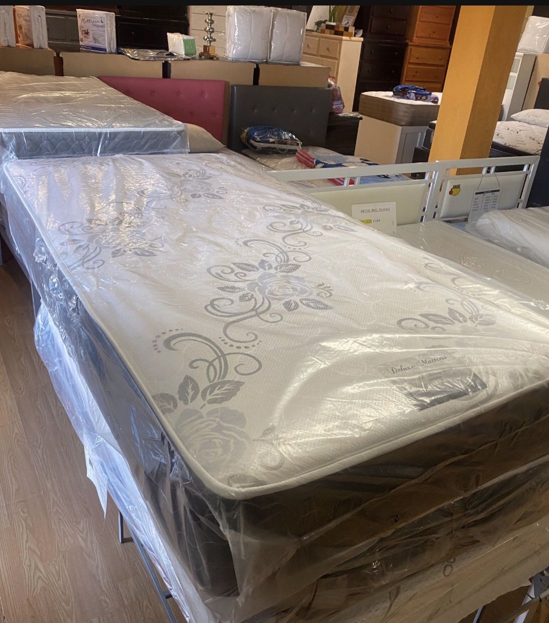 Set Twin Size Mattress And Box Spring 