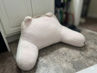 Ugg pillow (pink/white)