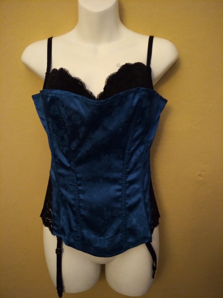 Fredricks Of Hollywood  Lingerie Size 34