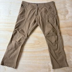KUHL Men’s Hiking Pants Tan 40x30 Outdoor Cargo Utility Vented Crotch