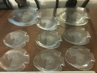 Fish serving platters and plates