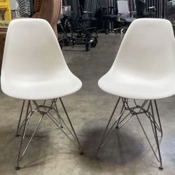 SET OF 2 AUTHENTIC Eames Molded Plastic Side Chair (Herman Miller)