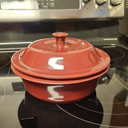 The Pampered Chef Cranberry Round Casserole Dish w/Lid #1121 6 Cup 1.5L EUC