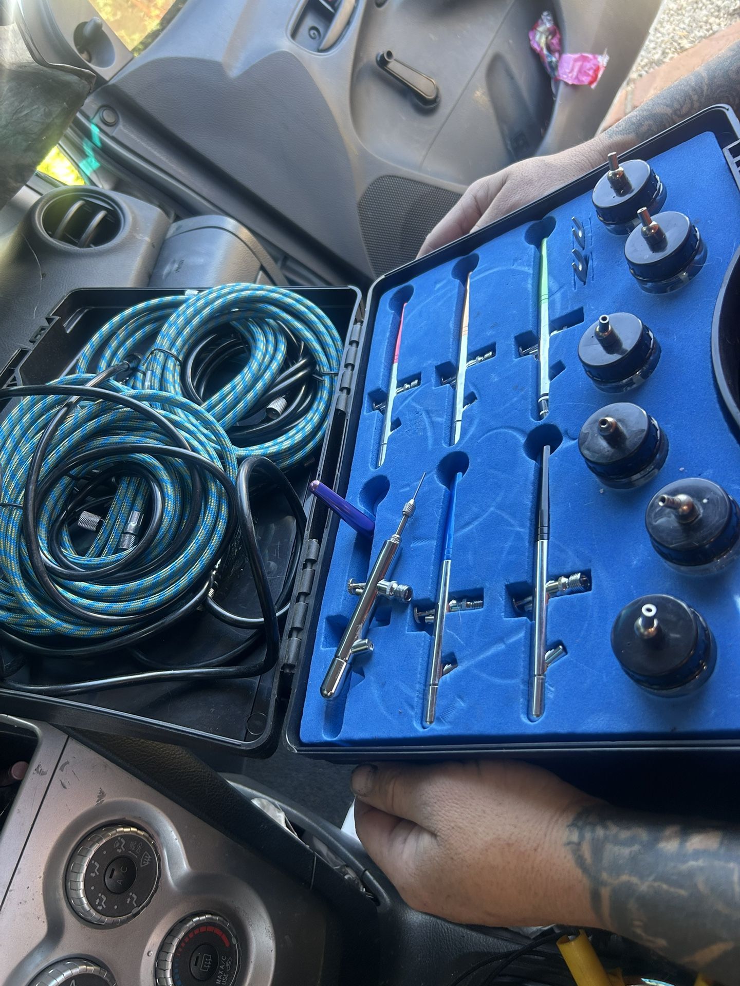 Air Brush Kit And Airbrush Holder