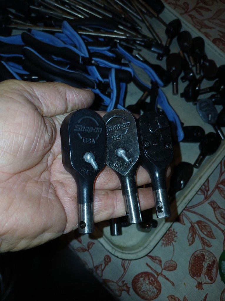 Snap- Ratchets Heads  Screwdrivers  Cutting Pliers Lindstrom 